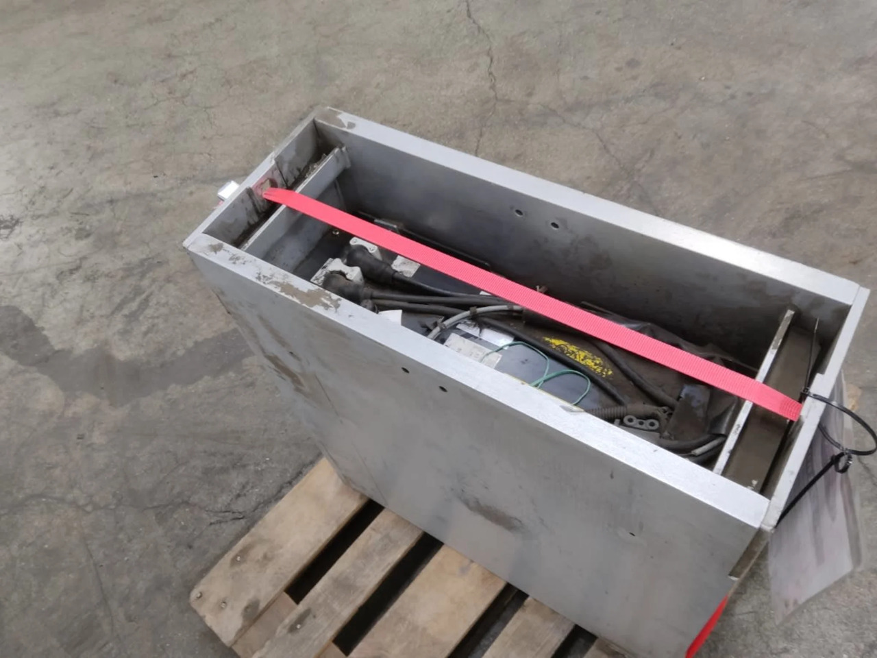 Saft 24V 205Ah/LiIon - Akumuliatorius - Krovimo technika: foto 3 Saft 24V 205Ah/LiIon - Akumuliatorius - Krovimo technika: foto 3