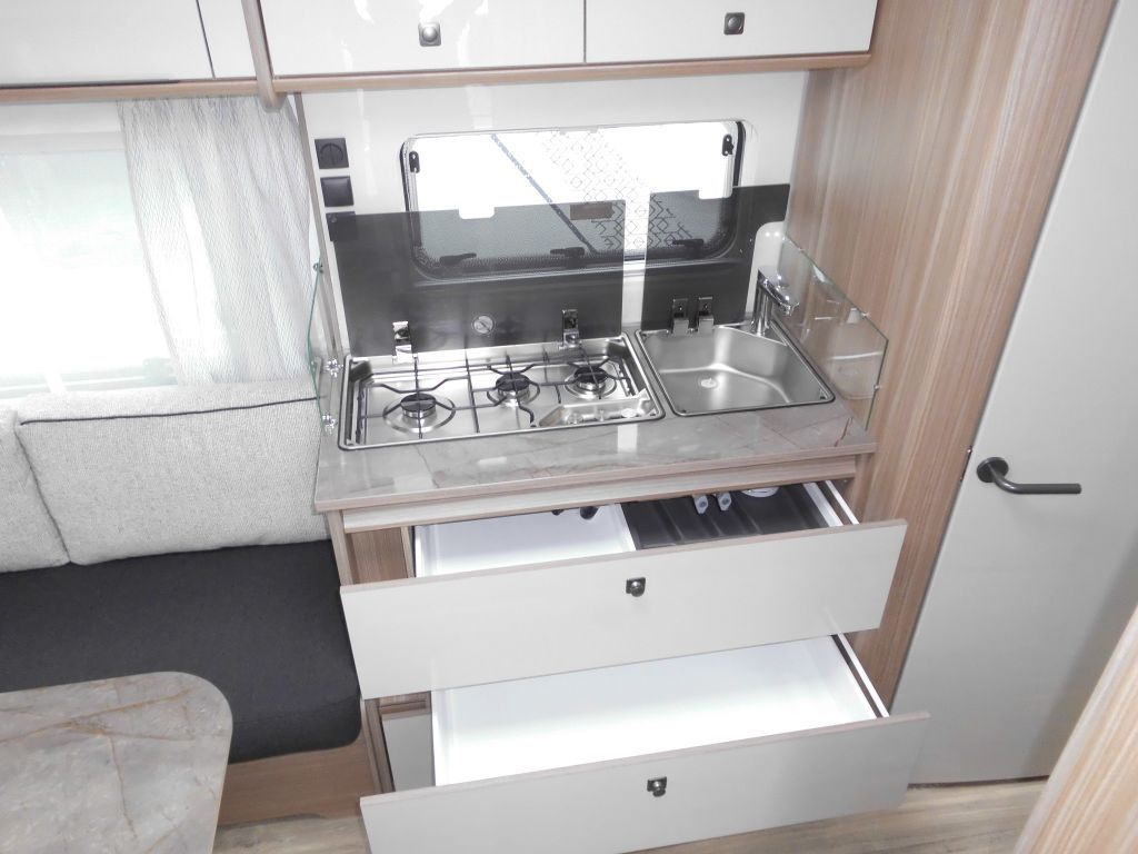 Prikabinamas namelis Fendt Tendenza 550 SG 2026 Safety 2000kg +++: foto 11