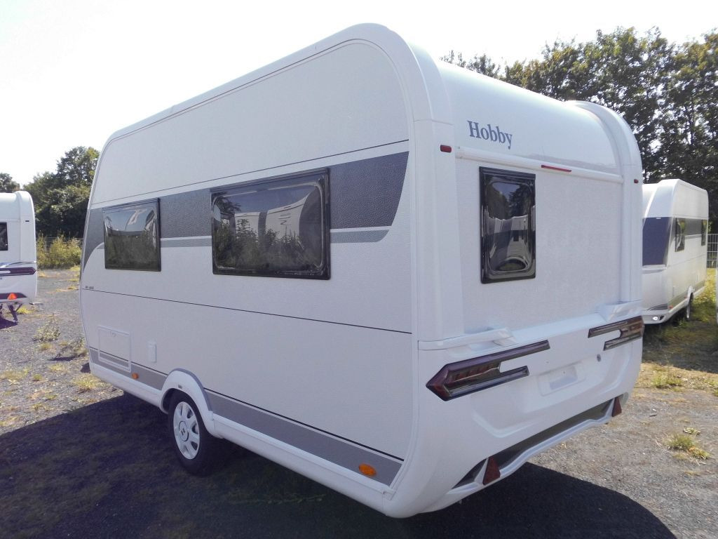 Hobby De Luxe 400 SFe 2025 1500kg. Hobby De Luxe 400 SFe 2025 1500kg. - Prikabinamas namelis: foto 4 Hobby De Luxe 400 SFe 2025 1500kg. Hobby De Luxe 400 SFe 2025 1500kg. - Prikabinamas namelis: foto 4