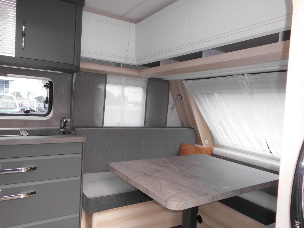 Hobby De Luxe 495 WFB 2026 AUTARK Ambiente 1800kg.++ - Prikabinamas namelis: foto 5 Hobby De Luxe 495 WFB 2026 AUTARK Ambiente 1800kg.++ - Prikabinamas namelis: foto 5