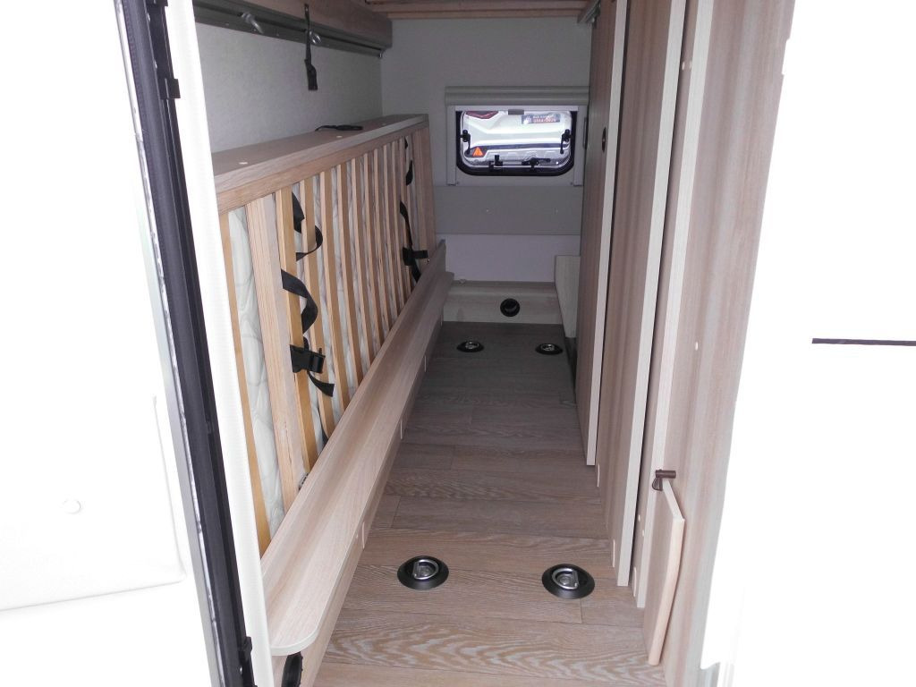 Hobby De Luxe 540 KMFe 2026 GARAGE AUTARK 1800kg. - Prikabinamas namelis: foto 4 Hobby De Luxe 540 KMFe 2026 GARAGE AUTARK 1800kg. - Prikabinamas namelis: foto 4