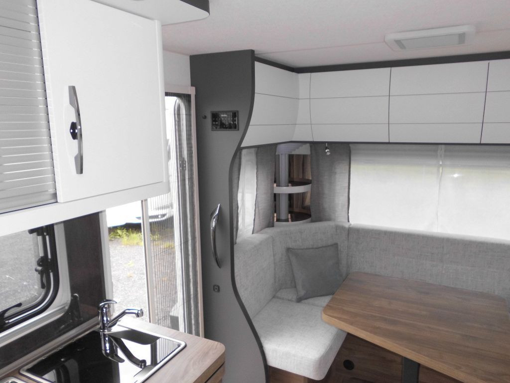 Prikabinamas namelis Hobby Excellent Edition 495 UL 2026 AUTARK 1800kg. ROL: foto 6