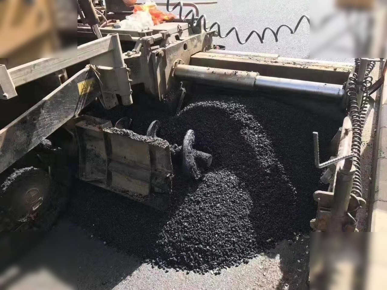 2010 CATERPILLAR AP-755 - Asfalto klotuvas: foto 5 2010 CATERPILLAR AP-755 - Asfalto klotuvas: foto 5