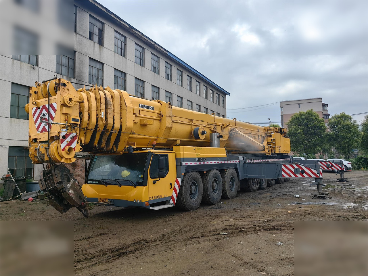 2012 LIEBHERR LTM1500-8.1 - Visureigis kranas: foto 2 2012 LIEBHERR LTM1500-8.1 - Visureigis kranas: foto 2