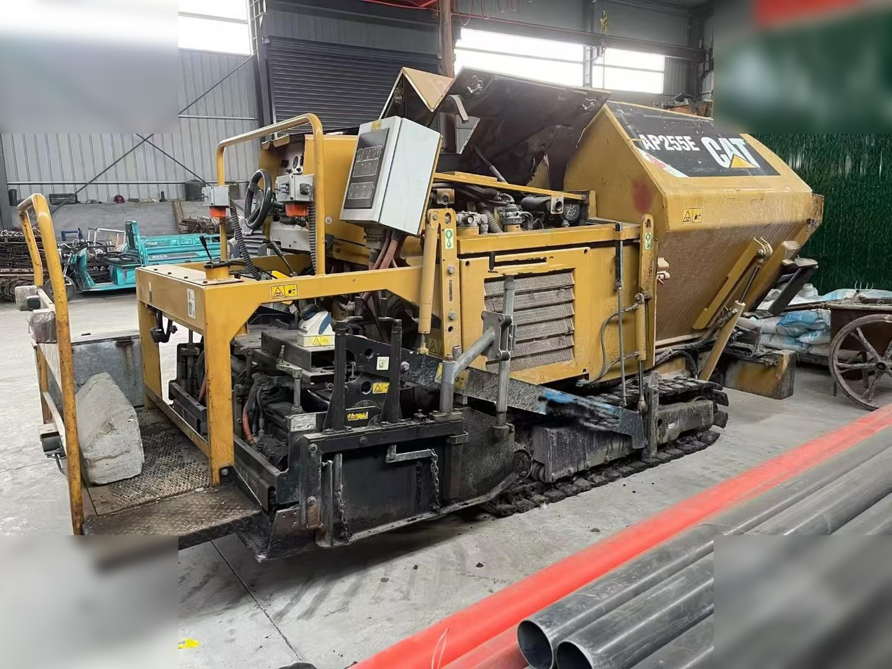 2013 CATERPILLAR AP-255E - Asfalto klotuvas: foto 2 2013 CATERPILLAR AP-255E - Asfalto klotuvas: foto 2