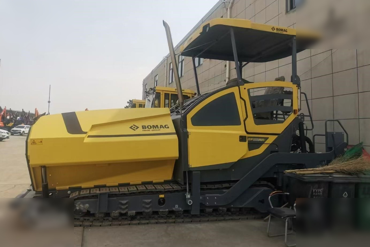 2021 BOMAG BF880C - Asfalto klotuvas: foto 1 2021 BOMAG BF880C - Asfalto klotuvas: foto 1