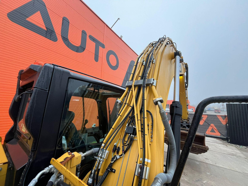 Vikšrinis ekskavatorius Caterpillar 320 ROTOTILT / CENTRAL LUBRICATION / AC / 2 BUCKETS: foto 13