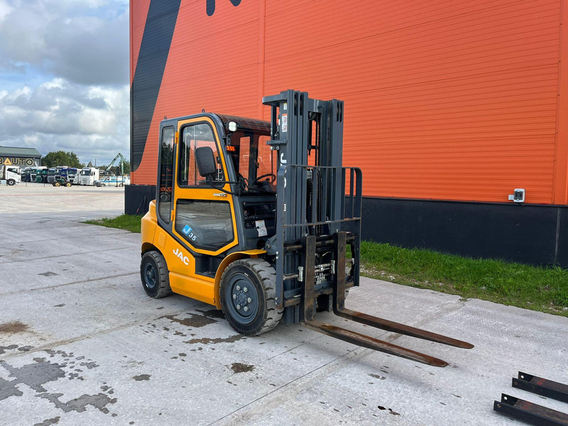 Jac CPCD 35 J RATED CAPACITY 3500 kg / LIFTING HEIGHT 4800 mm - Dyzelinis krautuvas: foto 3 Jac CPCD 35 J RATED CAPACITY 3500 kg / LIFTING HEIGHT 4800 mm - Dyzelinis krautuvas: foto 3