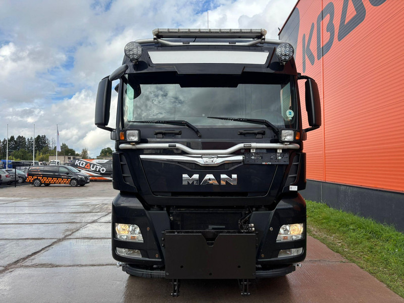 MAN TGX 35.560 8x4*4 LOW MILEAGE ! / INTARDER / JOAB 24 ton / L=5600 mm / SNOW PLOW EQUIPMENT - Hook-lift sunkvežimis: foto 2 MAN TGX 35.560 8x4*4 LOW MILEAGE ! / INTARDER / JOAB 24 ton / L=5600 mm / SNOW PLOW EQUIPMENT - Hook-lift sunkvežimis: foto 2