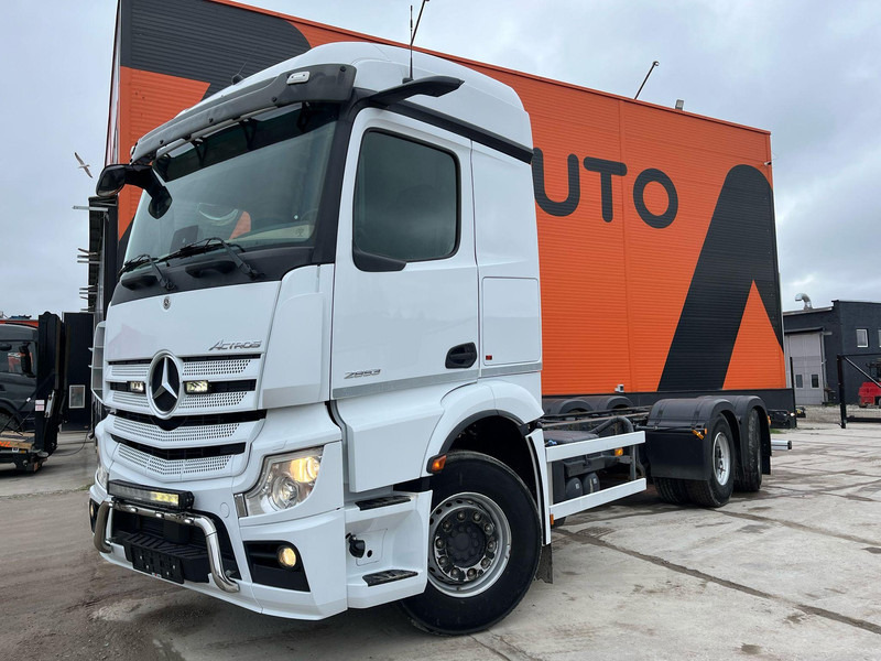 Mercedes-Benz Actros 2553 6x2*4 PTO / CHASSIS L=7128 mm - Važiuoklės sunkvežimis: foto 2 Mercedes-Benz Actros 2553 6x2*4 PTO / CHASSIS L=7128 mm - Važiuoklės sunkvežimis: foto 2