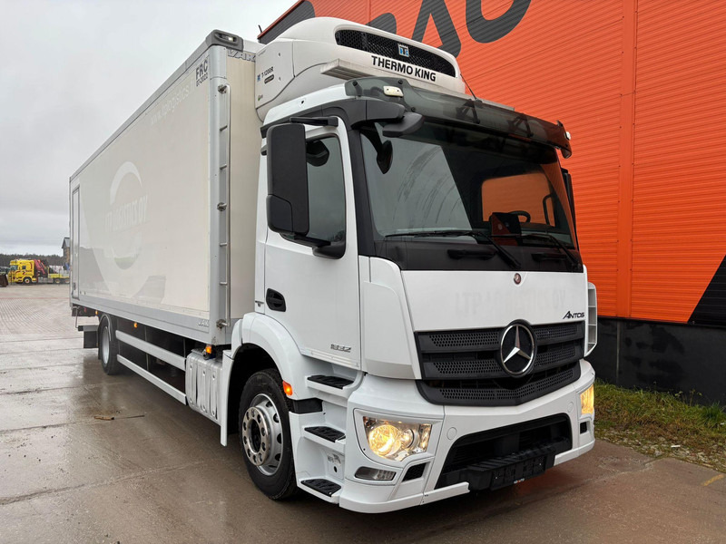 Mercedes-Benz Antos 1832 4x2 THERMOKING T-1200R / BOX L=8508 mm - Refrižeratorius sunkvežimis: foto 4 Mercedes-Benz Antos 1832 4x2 THERMOKING T-1200R / BOX L=8508 mm - Refrižeratorius sunkvežimis: foto 4