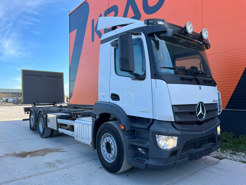 Mercedes-Benz Antos 2535 6x2*4 CHASSIS L=7788 mm - Konteineris-vežimus/ Sukeisti kūną sunkvežimis: foto 4 Mercedes-Benz Antos 2535 6x2*4 CHASSIS L=7788 mm - Konteineris-vežimus/ Sukeisti kūną sunkvežimis: foto 4