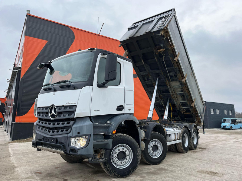 Mercedes-Benz Arocs 4151 8x4 BORDMATIC / FULL STEEL / DRUM BRAKES / BOX L=6140 mm - Savivartis sunkvežimis: foto 1 Mercedes-Benz Arocs 4151 8x4 BORDMATIC / FULL STEEL / DRUM BRAKES / BOX L=6140 mm - Savivartis sunkvežimis: foto 1