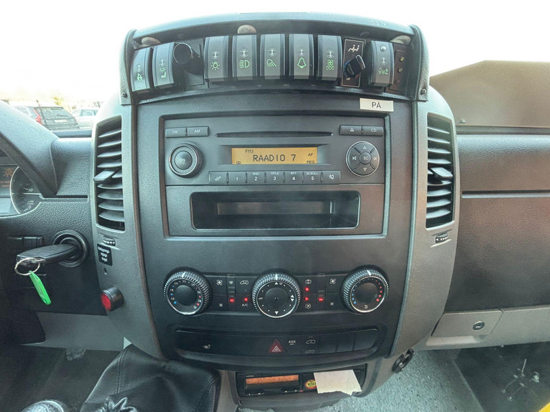 Mikroautobusas, Keleivinis furgonas Mercedes-Benz Sprinter 516 CDI 12 SEATS / WHEELCHAIR LIFT: foto 12 Mikroautobusas, Keleivinis furgonas Mercedes-Benz Sprinter 516 CDI 12 SEATS / WHEELCHAIR LIFT: foto 12