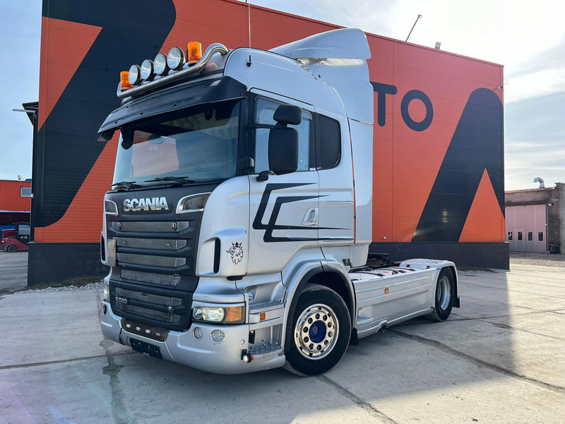 Scania R 560 4x2 CUSTOM INTERIOR - Vilkikas: foto 2 Scania R 560 4x2 CUSTOM INTERIOR - Vilkikas: foto 2