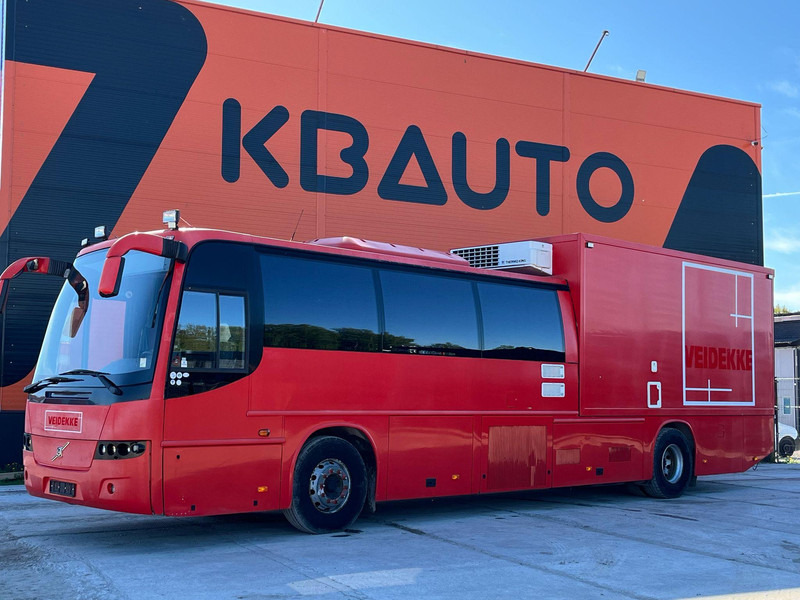 Volvo B 12 M 4x2 13 SEATS / AC / AUXILIARY HEATING / WC / KITCHEN - Priemiestinis autobusas: foto 1 Volvo B 12 M 4x2 13 SEATS / AC / AUXILIARY HEATING / WC / KITCHEN - Priemiestinis autobusas: foto 1