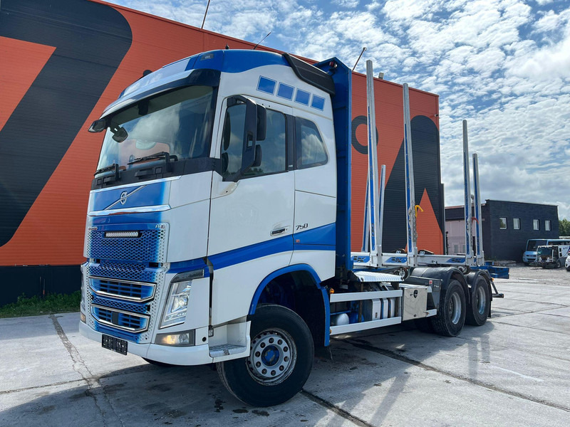 Volvo FH 16 750 6x4 HYDRAULICS - Miškovežis, Sunkvežimis su kranu: foto 1 Volvo FH 16 750 6x4 HYDRAULICS - Miškovežis, Sunkvežimis su kranu: foto 1