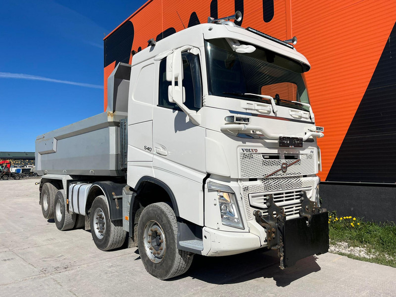 Volvo FH 540 8x4 RETARDER / TANDEM AXLE LIFT / BIG AXLES / BOX L=5704 mm - Savivartis sunkvežimis: foto 4 Volvo FH 540 8x4 RETARDER / TANDEM AXLE LIFT / BIG AXLES / BOX L=5704 mm - Savivartis sunkvežimis: foto 4
