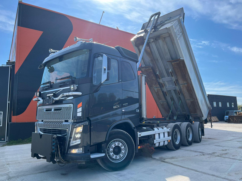 Volvo FH 750 8x4*4 UNDERBODY SCRAPER / RETARDER / BOX L=5940 mm - Savivartis sunkvežimis: foto 2 Volvo FH 750 8x4*4 UNDERBODY SCRAPER / RETARDER / BOX L=5940 mm - Savivartis sunkvežimis: foto 2