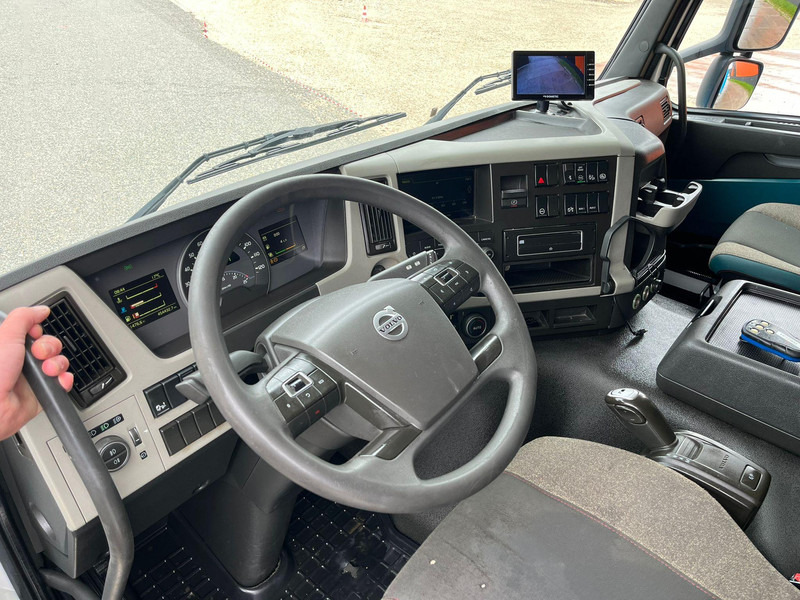 Furgonas sunkvežimis Volvo FM 330 4x2 BOX L=7694 mm: foto 15