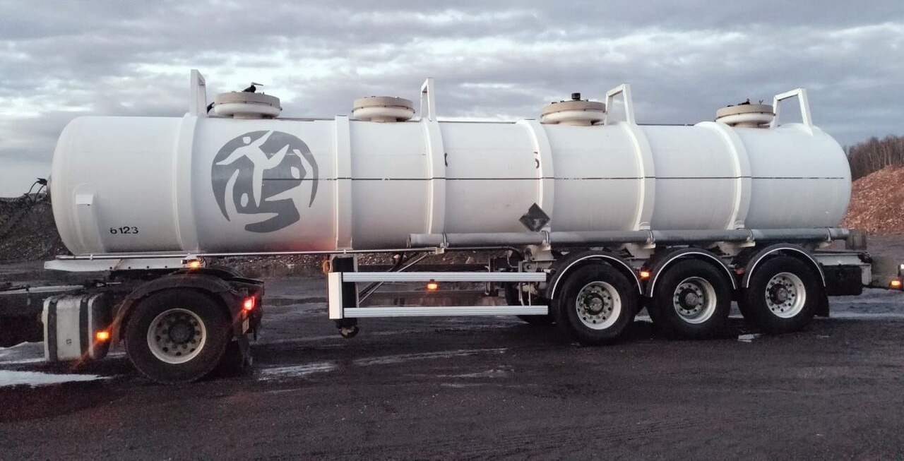 Guhur ADR L4BN/ chemiczna / polyester / poj. 24.600L - Puspriekabė cisterna: foto 5 Guhur ADR L4BN/ chemiczna / polyester / poj. 24.600L - Puspriekabė cisterna: foto 5