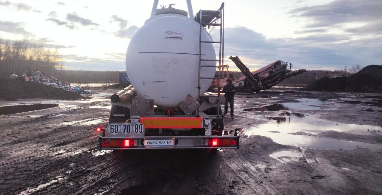 Guhur ADR L4BN/ chemiczna / polyester / poj. 24.600L - Puspriekabė cisterna: foto 4 Guhur ADR L4BN/ chemiczna / polyester / poj. 24.600L - Puspriekabė cisterna: foto 4