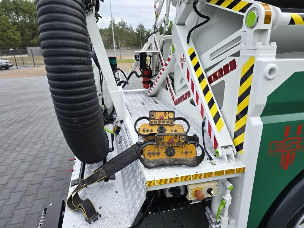 Komunalinė/ Specializuota technika Mitsubishi CANTER odkurzacz koparka ssąca Saugbagger CITY SAU: foto 22