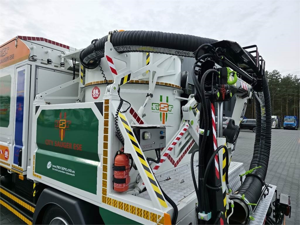 Komunalinė/ Specializuota technika Mitsubishi CANTER odkurzacz koparka ssąca Saugbagger CITY SAU: foto 17