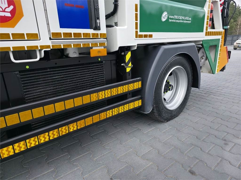 Komunalinė/ Specializuota technika Mitsubishi CANTER odkurzacz koparka ssąca Saugbagger CITY SAU: foto 13