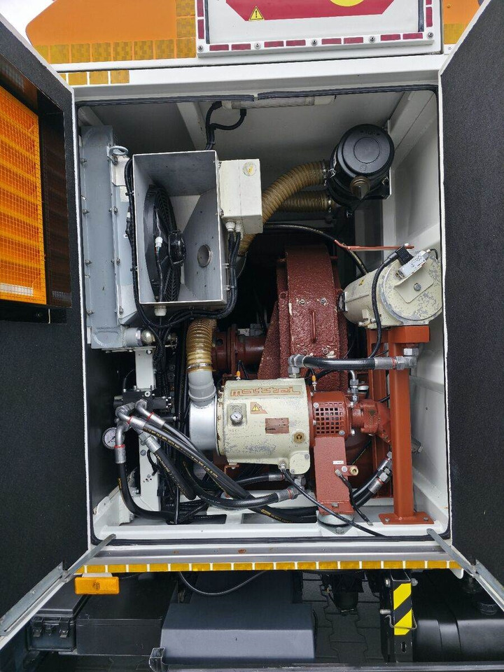 Komunalinė/ Specializuota technika Mitsubishi CANTER odkurzacz koparka ssąca Saugbagger CITY SAU: foto 12