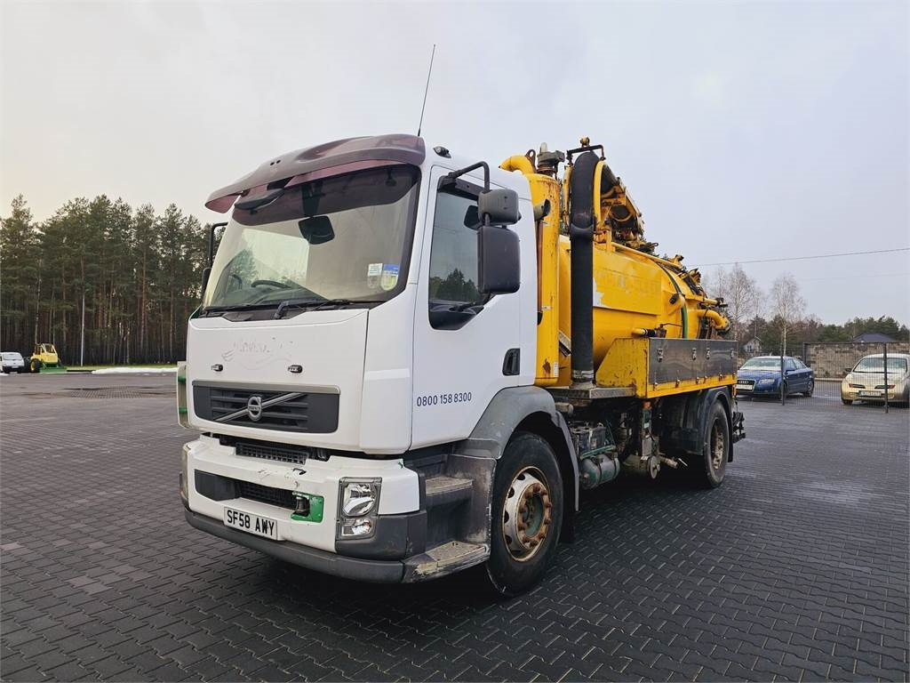 Volvo FULLER TANKERS 2008 WUKO for collecting liquid was - Komunalinė/ Specializuota technika: foto 3 Volvo FULLER TANKERS 2008 WUKO for collecting liquid was - Komunalinė/ Specializuota technika: foto 3