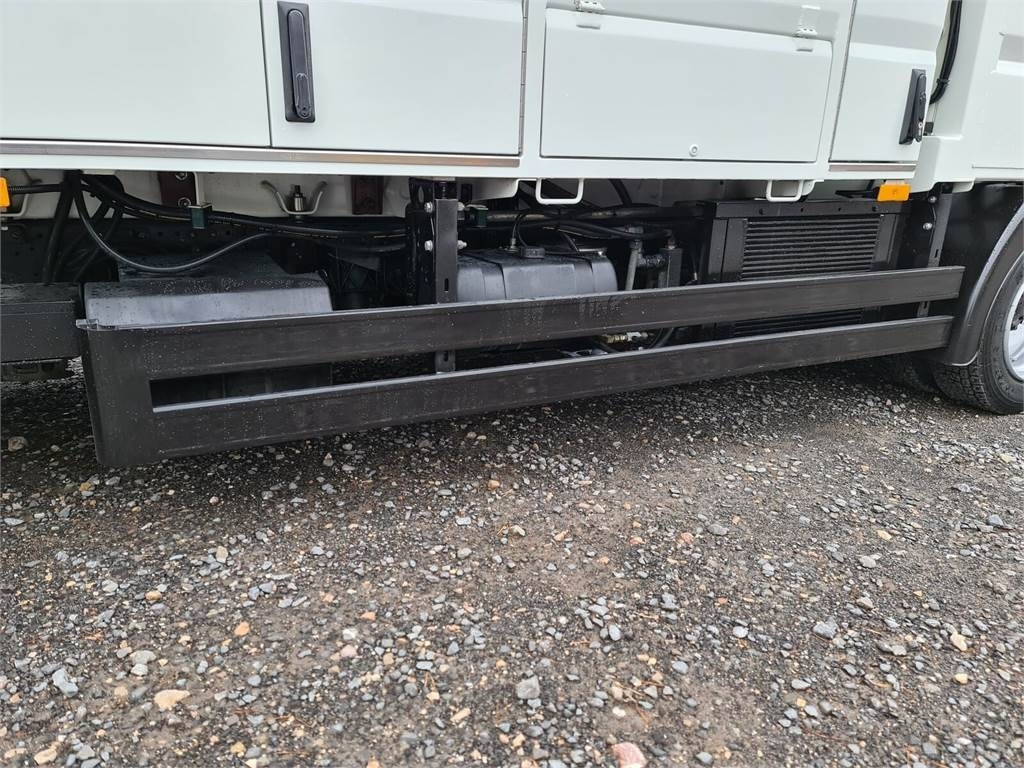 Mitsubishi CANTER odkurzacz koparka ssąca Saugbagger CITY SAU - Ekskavatorius: foto 5 Mitsubishi CANTER odkurzacz koparka ssąca Saugbagger CITY SAU - Ekskavatorius: foto 5