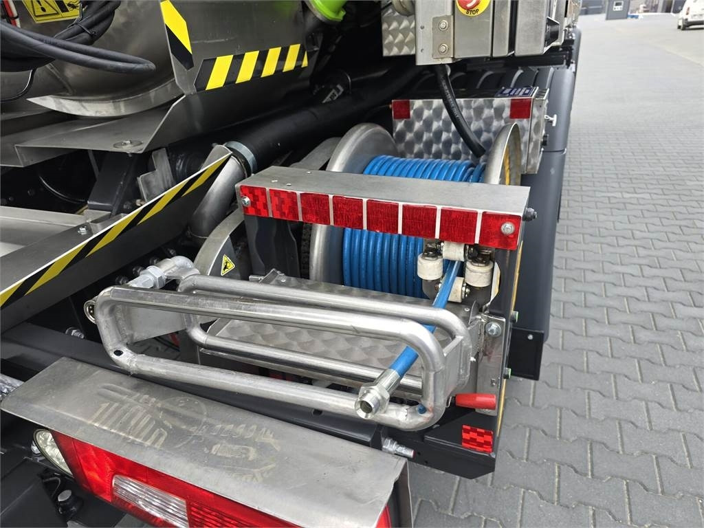 Scania MORO KAISER WUKO COMBI HOT WATER FOR CLEANING SEWE - Asenizatorius: foto 4 Scania MORO KAISER WUKO COMBI HOT WATER FOR CLEANING SEWE - Asenizatorius: foto 4