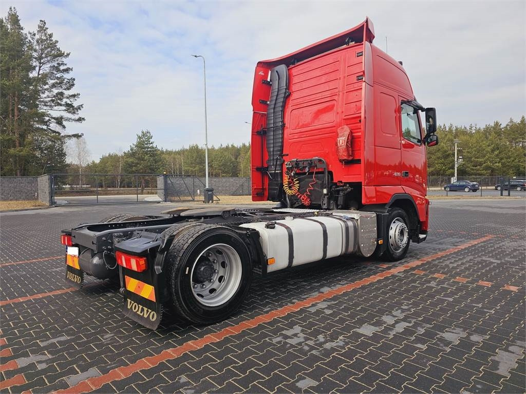 Volvo FH13 XXL NEW TIRES MANUAL 420 EURO 5 2011 - Vilkikas: foto 5 Volvo FH13 XXL NEW TIRES MANUAL 420 EURO 5 2011 - Vilkikas: foto 5