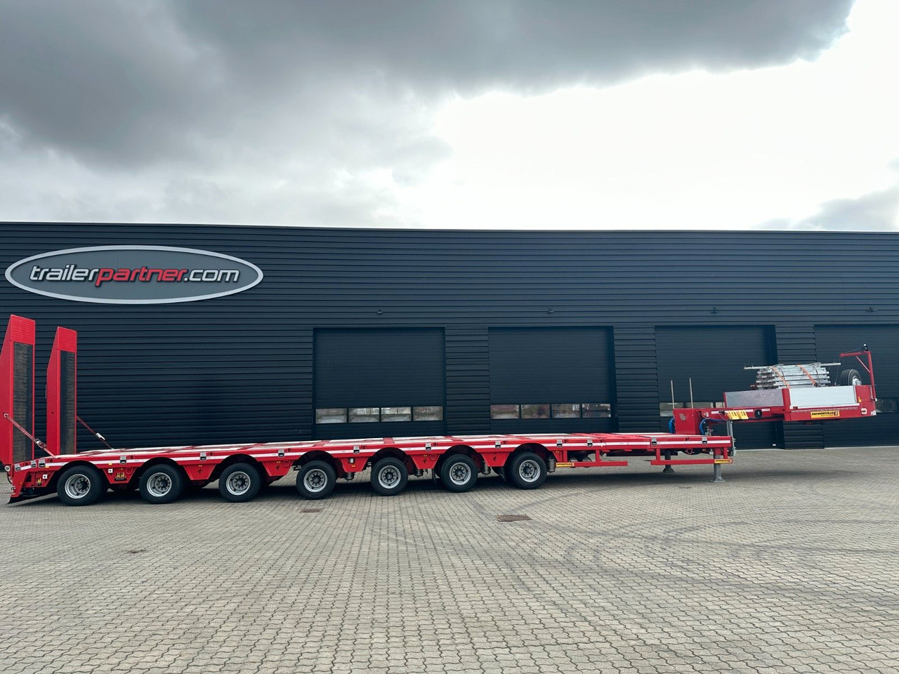 Faymonville Multimax 7 achs. tieflader / 2 x ausziehbar Faymonville Multimax 7 achs. tieflader / 2 x ausziehbar - Žemo profilio platforma puspriekabė: foto 3 Faymonville Multimax 7 achs. tieflader / 2 x ausziehbar Faymonville Multimax 7 achs. tieflader / 2 x ausziehbar - Žemo profilio platforma puspriekabė: foto 3