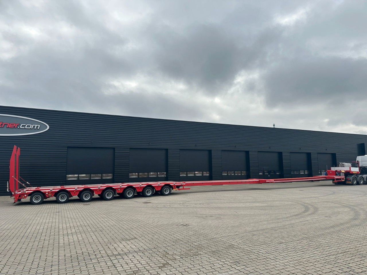 Faymonville Multimax 7 achs. tieflader / 2 x ausziehbar Faymonville Multimax 7 achs. tieflader / 2 x ausziehbar - Žemo profilio platforma puspriekabė: foto 1 Faymonville Multimax 7 achs. tieflader / 2 x ausziehbar Faymonville Multimax 7 achs. tieflader / 2 x ausziehbar - Žemo profilio platforma puspriekabė: foto 1