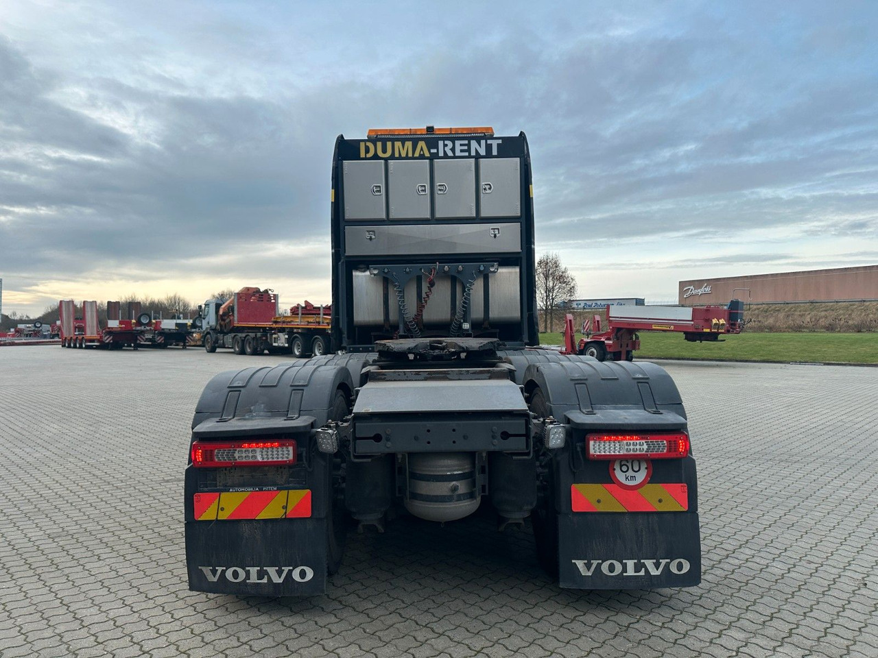 Volvo FH16 750 8x4 250 to. - Vilkikas: foto 4 Volvo FH16 750 8x4 250 to. - Vilkikas: foto 4