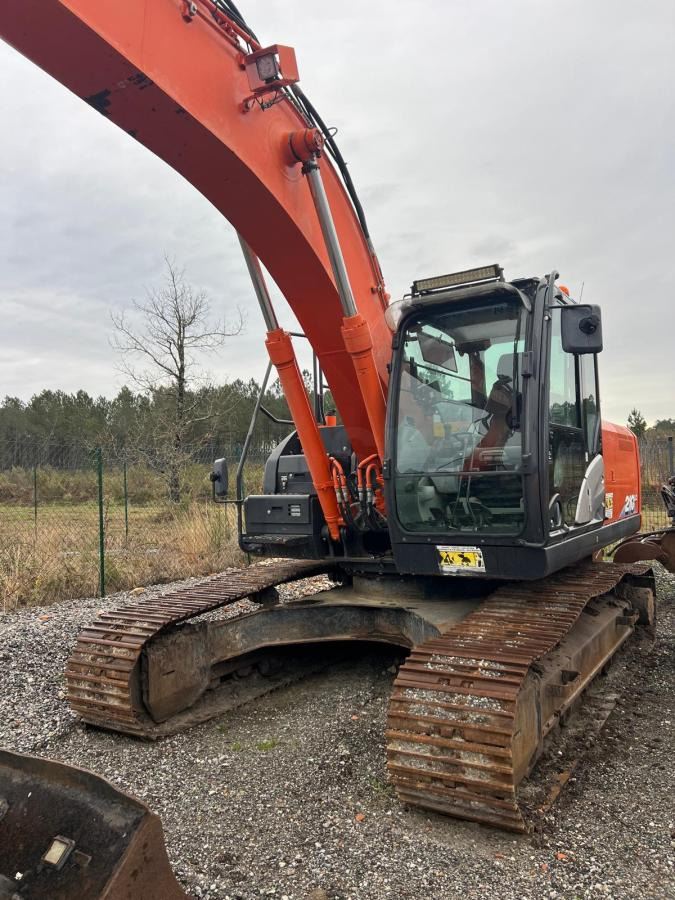 Hitachi ZX210LC 6 - Vikšrinis ekskavatorius: foto 1 Hitachi ZX210LC 6 - Vikšrinis ekskavatorius: foto 1
