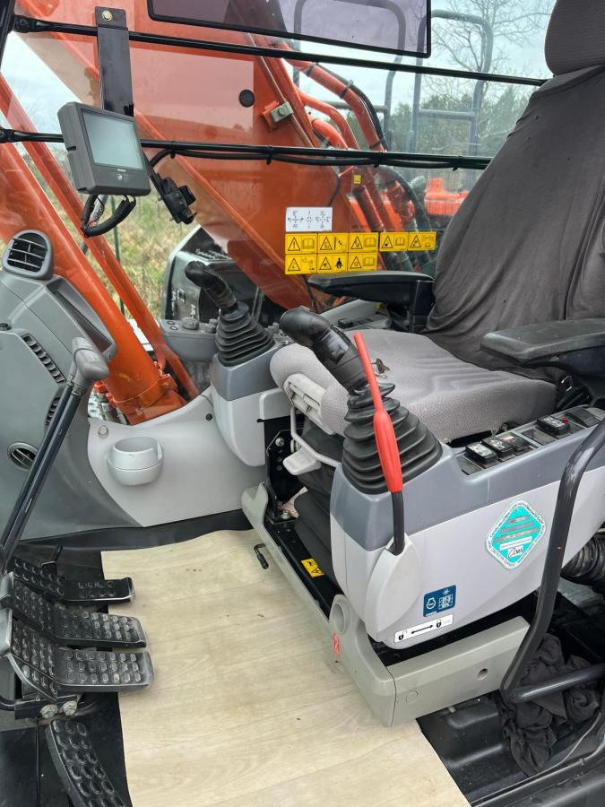 Hitachi ZX210LC 6 - Vikšrinis ekskavatorius: foto 5 Hitachi ZX210LC 6 - Vikšrinis ekskavatorius: foto 5
