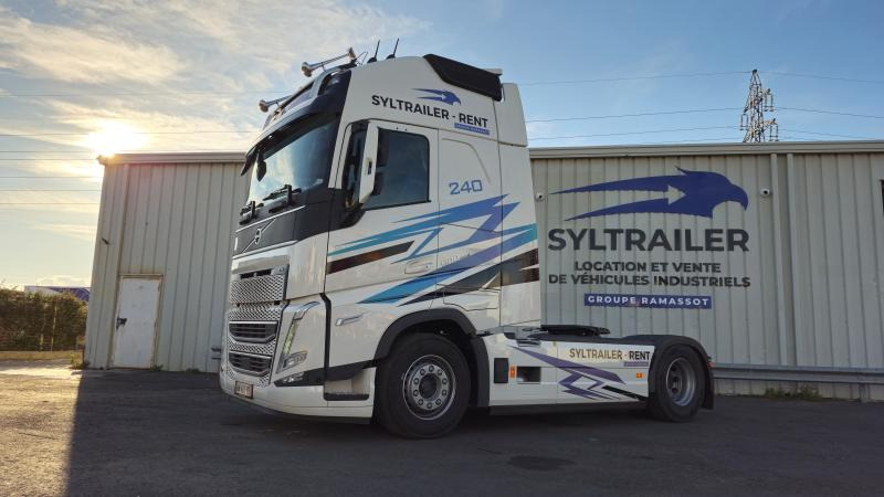 Volvo FH 500 Globetrotter XXL (Location / Rent) - Vilkikas: foto 1 Volvo FH 500 Globetrotter XXL (Location / Rent) - Vilkikas: foto 1