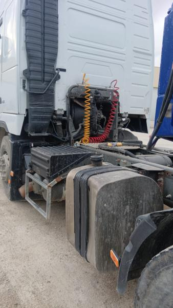 Volvo FH12 430 - Vilkikas: foto 4 Volvo FH12 430 - Vilkikas: foto 4