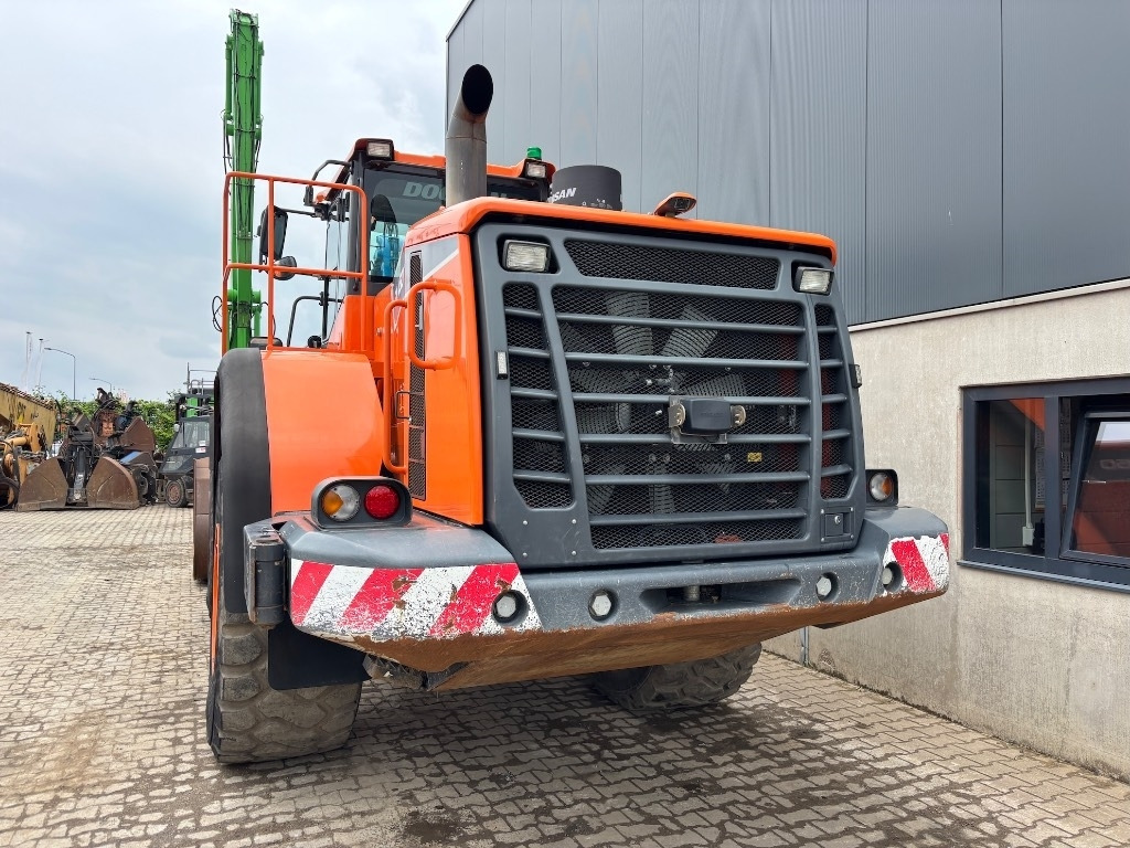 Doosan DL 450-5 - DL 420 - - Ratinis krautuvas: foto 4 Doosan DL 450-5 - DL 420 - - Ratinis krautuvas: foto 4