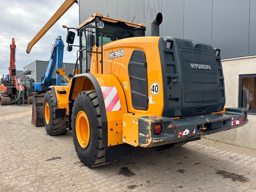 Hyundai HL 960 - 955 - Ratinis krautuvas: foto 5 Hyundai HL 960 - 955 - Ratinis krautuvas: foto 5