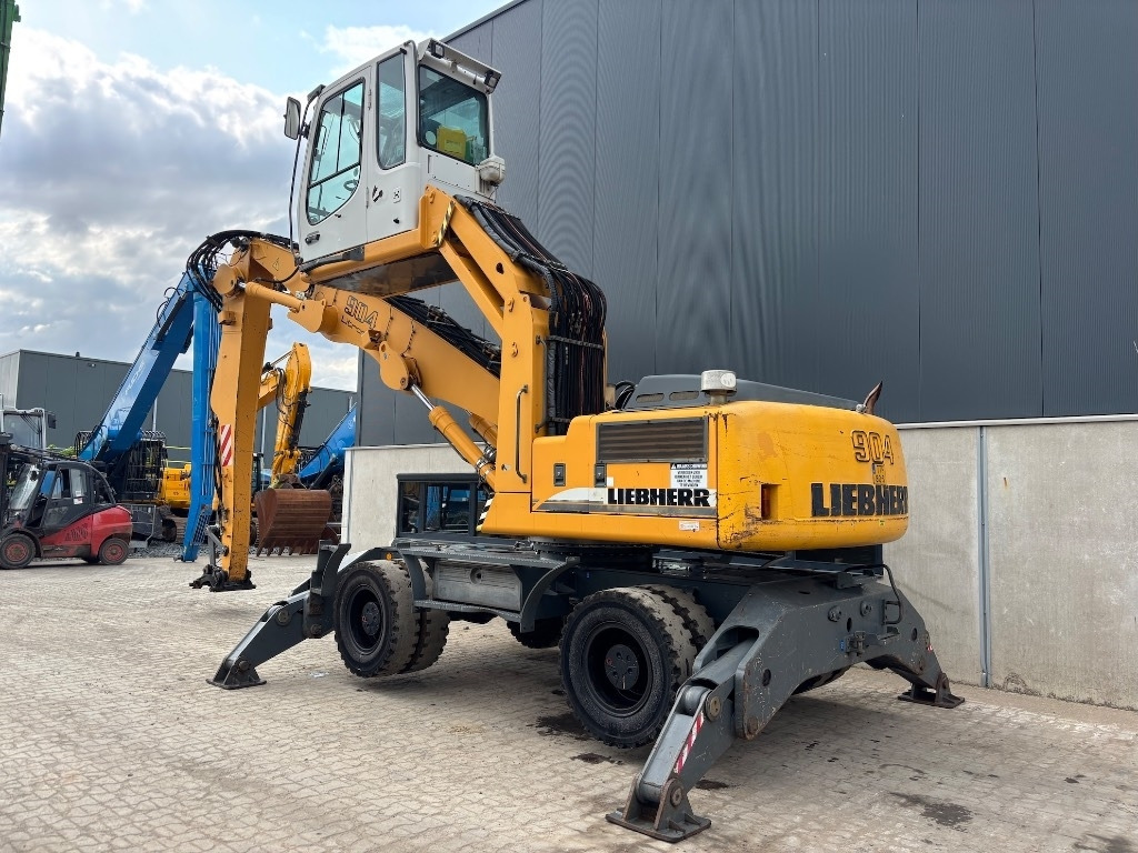 Liebherr A 904 C HD - Ekskavatorius su ilga strėle: foto 2 Liebherr A 904 C HD - Ekskavatorius su ilga strėle: foto 2
