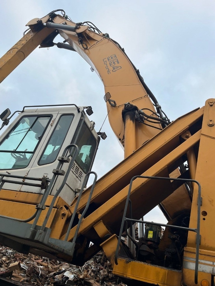 Liebherr A 954 B HD - Ekskavatorius su ilga strėle: foto 3 Liebherr A 954 B HD - Ekskavatorius su ilga strėle: foto 3