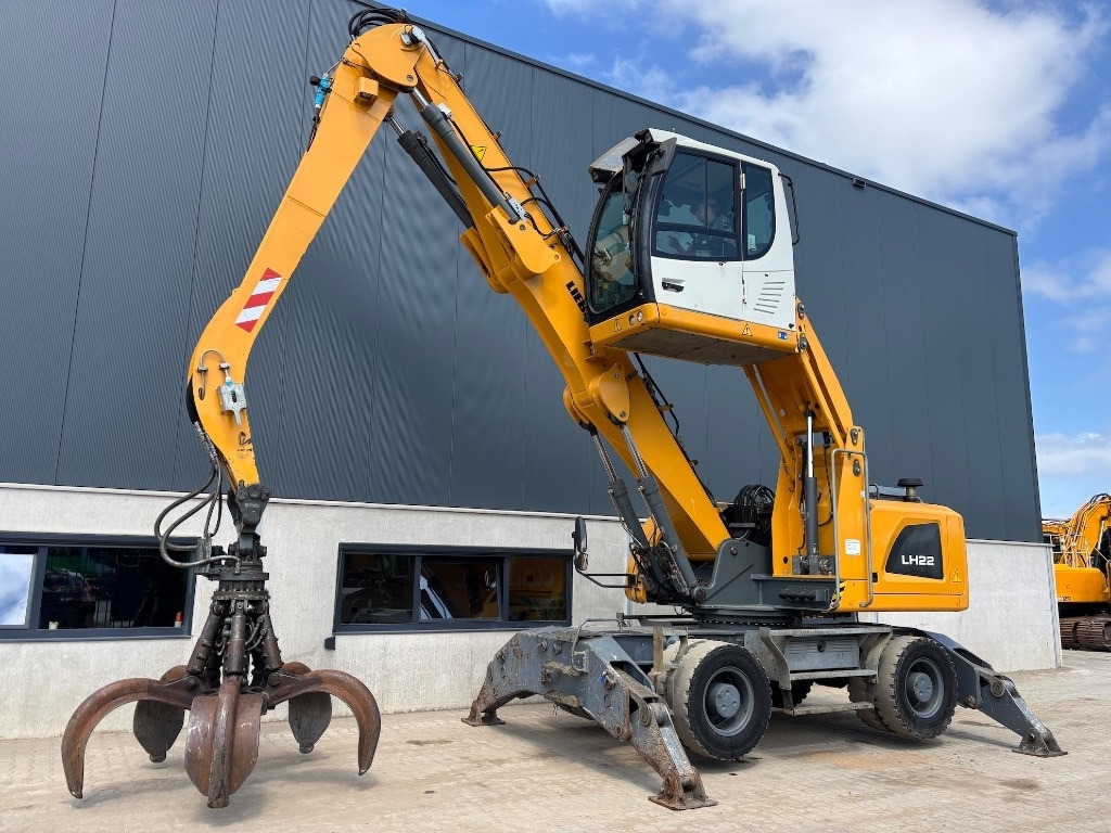 Liebherr LH 22 -- LH22 -- LH 24 - Ekskavatorius su ilga strėle: foto 1 Liebherr LH 22 -- LH22 -- LH 24 - Ekskavatorius su ilga strėle: foto 1