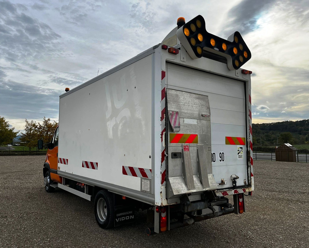 RENAULT Mascott DCI 160 CAISSE + HAYON - Furgonas sunkvežimis: foto 3 RENAULT Mascott DCI 160 CAISSE + HAYON - Furgonas sunkvežimis: foto 3