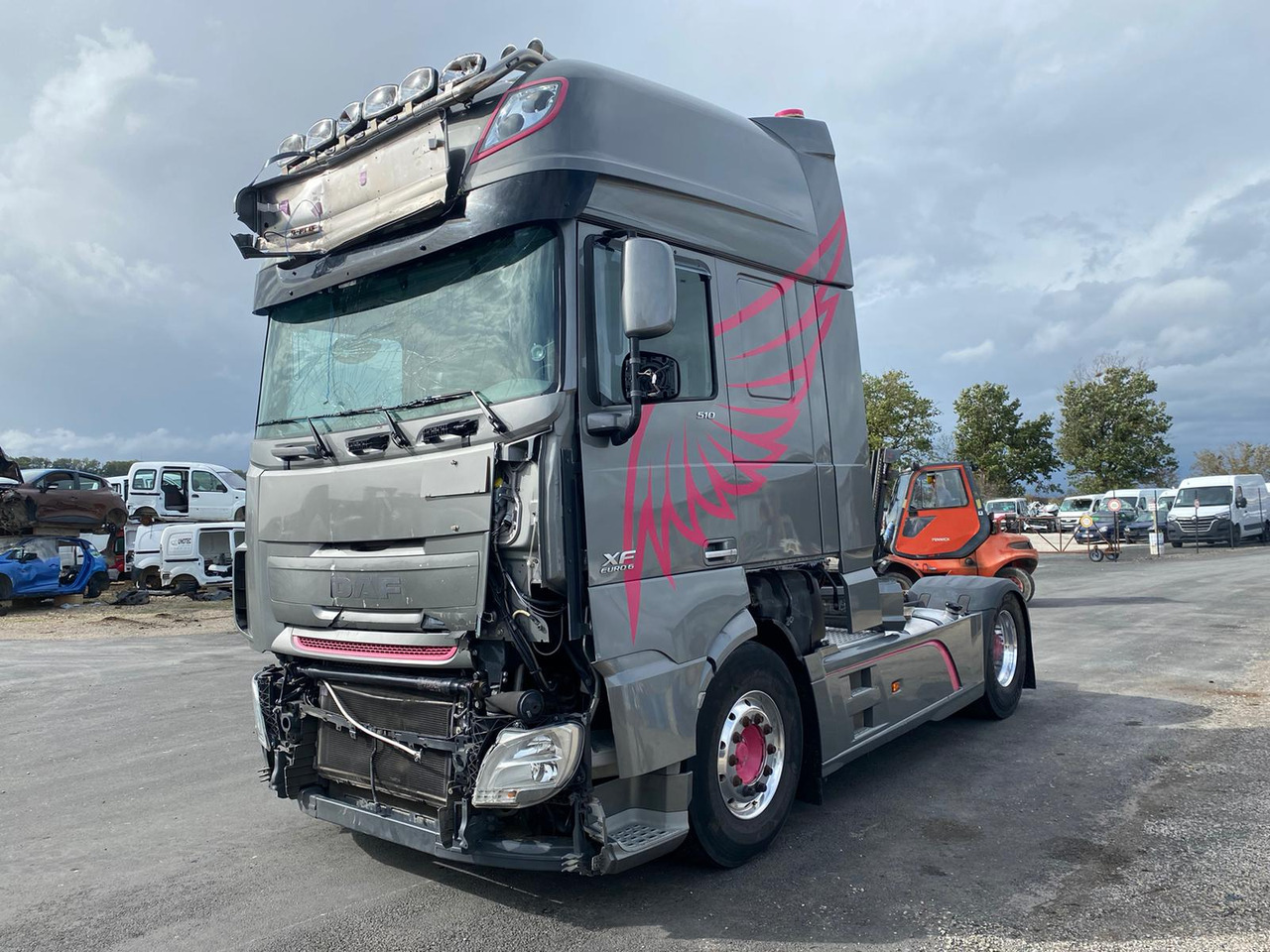 DAF XF 510 Super Space Cab - Vilkikas: foto 1 DAF XF 510 Super Space Cab - Vilkikas: foto 1