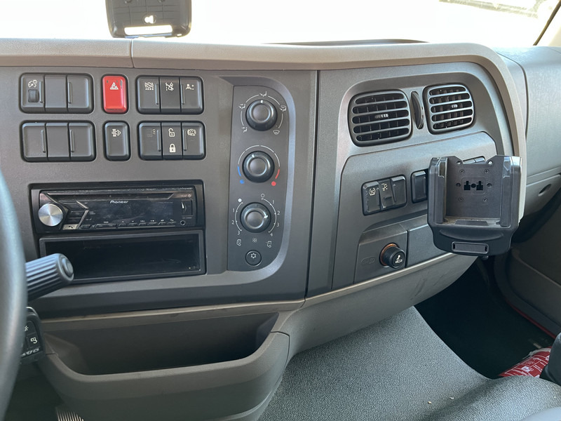 DAF LF 210 FA / 12 Ton / 354 dkm / Box / Laadklep / NL Truck - Furgonas sunkvežimis: foto 5 DAF LF 210 FA / 12 Ton / 354 dkm / Box / Laadklep / NL Truck - Furgonas sunkvežimis: foto 5