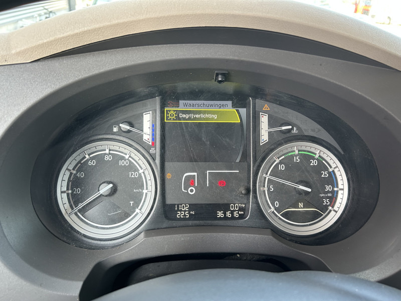 DAF LF 210 FA / 361 dkm / Curtainside / Loadlift / NL Truck - Tentinis sunkvežimis: foto 4 DAF LF 210 FA / 361 dkm / Curtainside / Loadlift / NL Truck - Tentinis sunkvežimis: foto 4